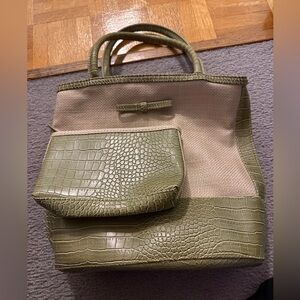 Estée Lauder Women’s Olive Green Tote Bag with Croc Texture set